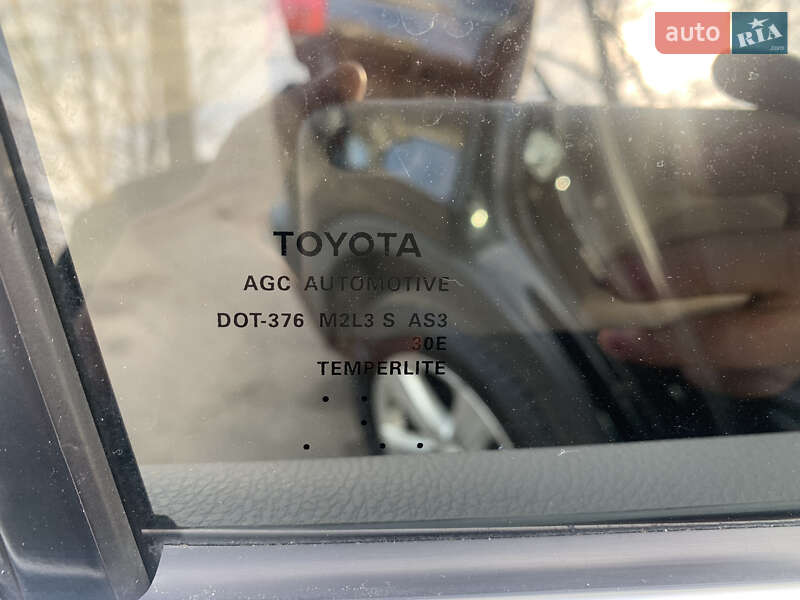 Внедорожник / Кроссовер Toyota RAV4 2013 в Жовкве