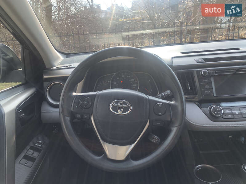 Внедорожник / Кроссовер Toyota RAV4 2013 в Жовкве