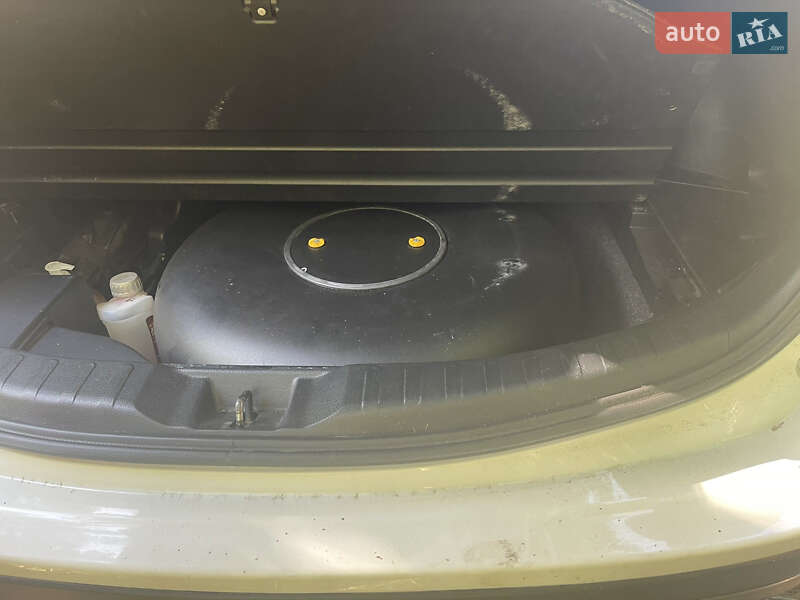 Позашляховик / Кросовер Toyota RAV4 2017 в Понорниці