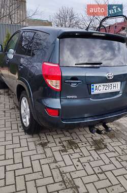 Внедорожник / Кроссовер Toyota RAV4 2006 в Любешове