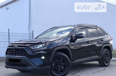 Позашляховик / Кросовер Toyota RAV4 2021 в Дніпрі