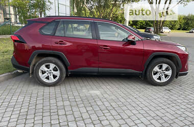 Внедорожник / Кроссовер Toyota RAV4 2021 в Львове