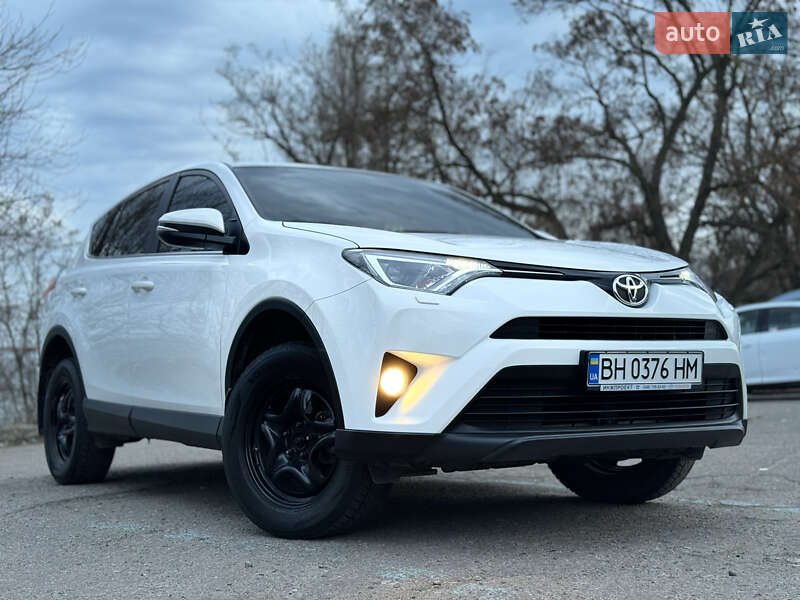 Позашляховик / Кросовер Toyota RAV4 2017 в Одесі