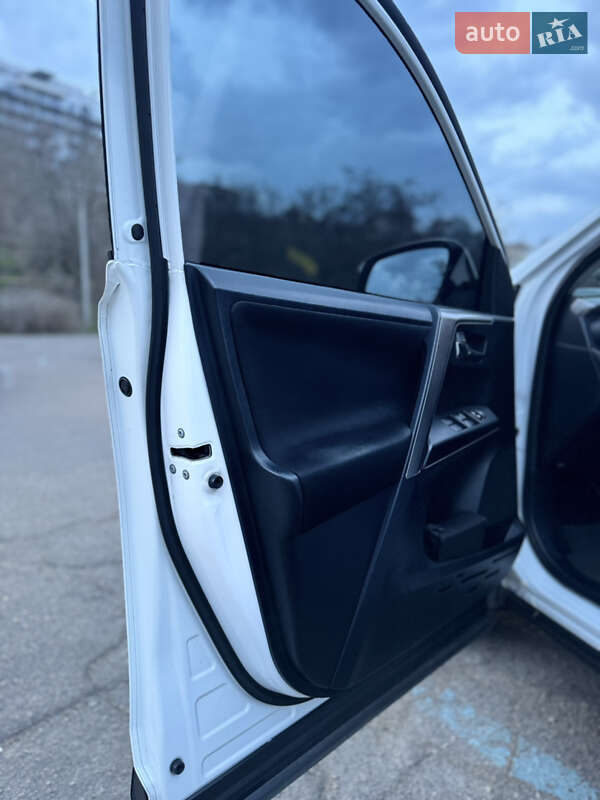 Позашляховик / Кросовер Toyota RAV4 2017 в Одесі