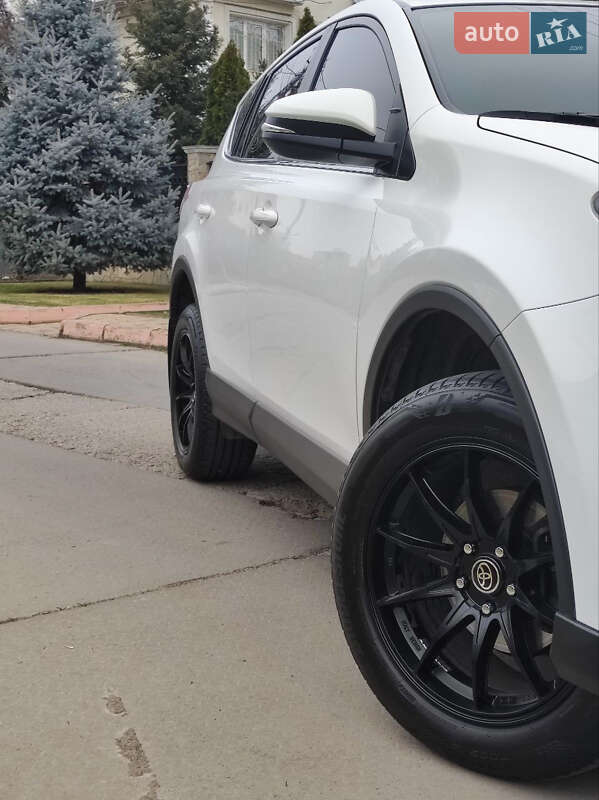Позашляховик / Кросовер Toyota RAV4 2017 в Одесі