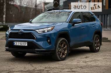 Позашляховик / Кросовер Toyota RAV4 2023 в Чернівцях