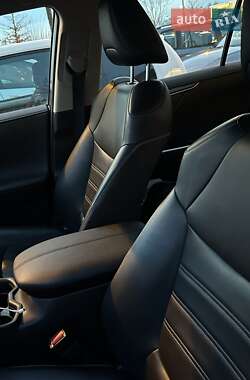 Внедорожник / Кроссовер Toyota RAV4 2019 в Львове