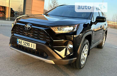 Внедорожник / Кроссовер Toyota RAV4 2021 в 