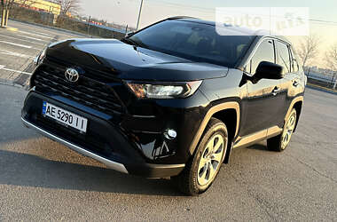 Внедорожник / Кроссовер Toyota RAV4 2021 в 