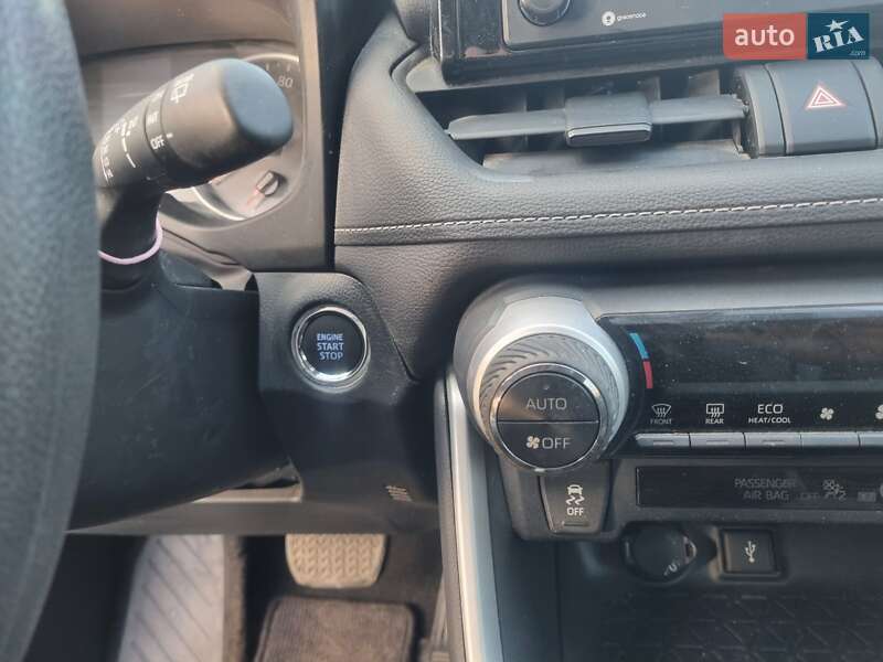 Внедорожник / Кроссовер Toyota RAV4 2019 в Харькове фото 9 Внедорожник / Кроссовер Toyota RAV4 2019 в Харькове
