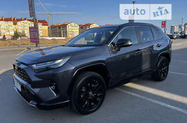 Позашляховик / Кросовер Toyota RAV4 2022 в Києві