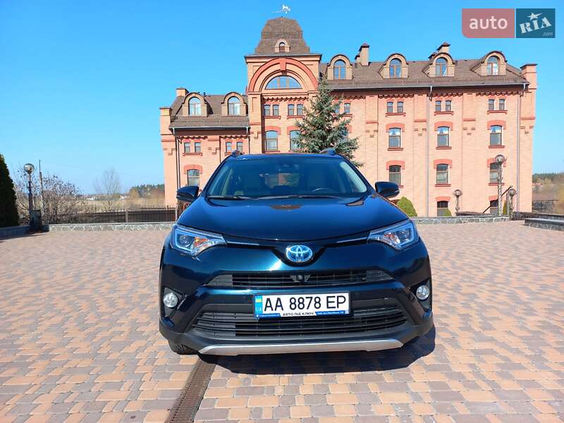 Позашляховик / Кросовер Toyota RAV4 2018 в Києві