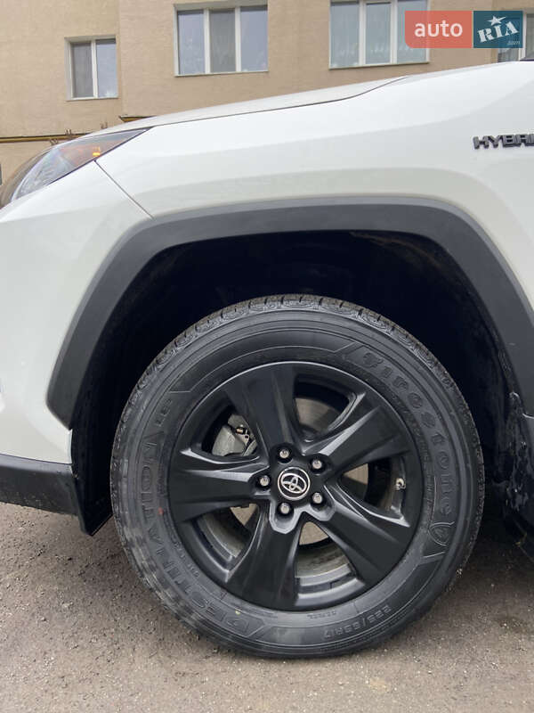 Внедорожник / Кроссовер Toyota RAV4 2019 в Виннице