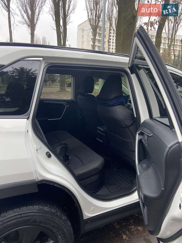 Внедорожник / Кроссовер Toyota RAV4 2019 в Виннице