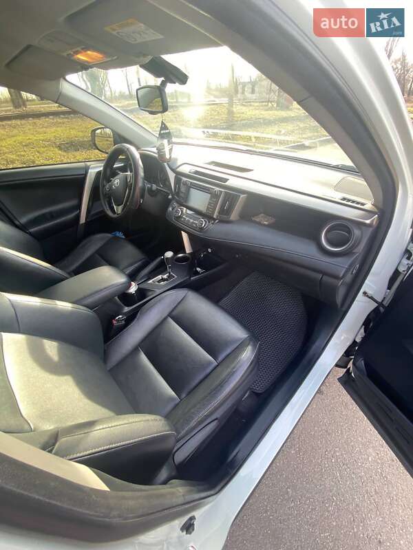 Позашляховик / Кросовер Toyota RAV4 2013 в Покрові