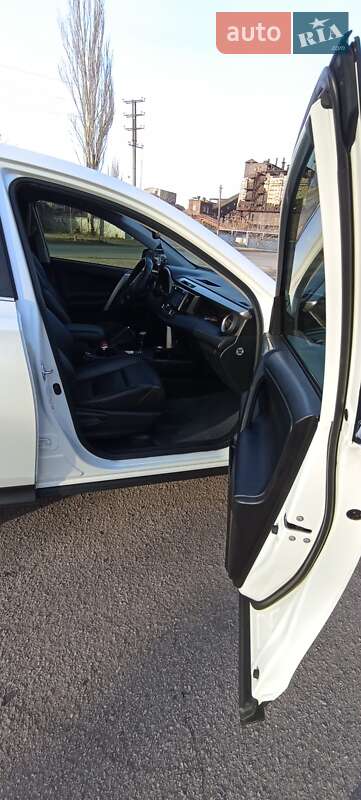 Позашляховик / Кросовер Toyota RAV4 2013 в Покрові