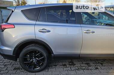 Внедорожник / Кроссовер Toyota RAV4 2018 в Кривом Роге