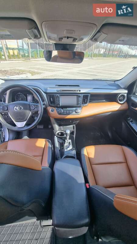 Позашляховик / Кросовер Toyota RAV4 2018 в Харкові