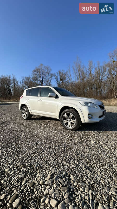 Позашляховик / Кросовер Toyota RAV4 2011 в Чернівцях фото 4 Позашляховик / Кросовер Toyota RAV4 2011 в Чернівцях