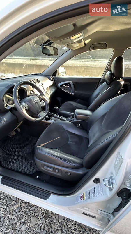 Позашляховик / Кросовер Toyota RAV4 2011 в Чернівцях фото 27 Позашляховик / Кросовер Toyota RAV4 2011 в Чернівцях