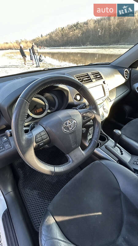 Позашляховик / Кросовер Toyota RAV4 2011 в Чернівцях фото 28 Позашляховик / Кросовер Toyota RAV4 2011 в Чернівцях
