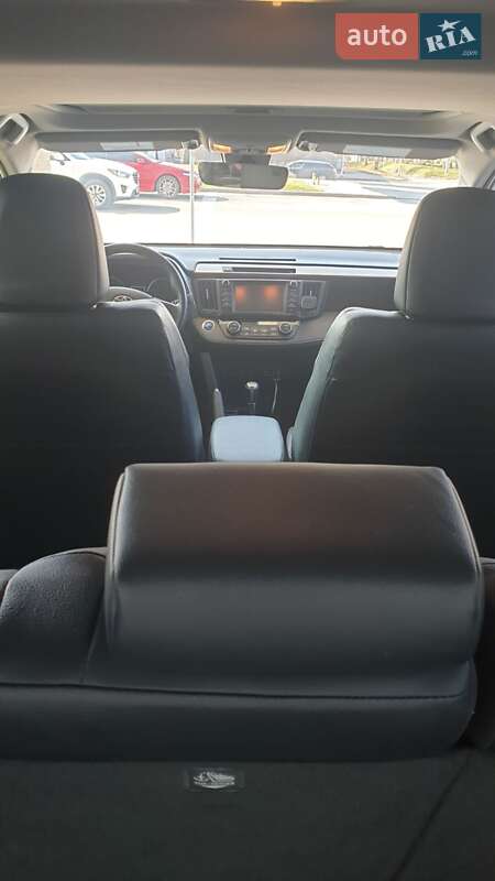 Внедорожник / Кроссовер Toyota RAV4 2016 в Днепре