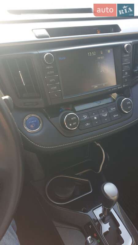 Внедорожник / Кроссовер Toyota RAV4 2016 в Днепре