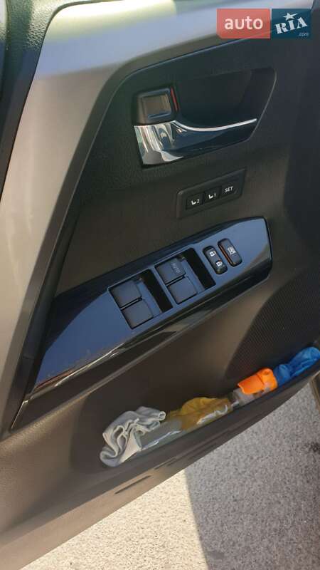 Внедорожник / Кроссовер Toyota RAV4 2016 в Днепре