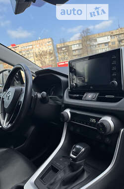 Внедорожник / Кроссовер Toyota RAV4 2019 в Черновцах