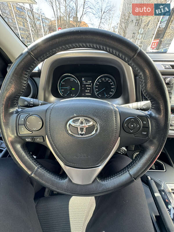 Позашляховик / Кросовер Toyota RAV4 2017 в Харкові
