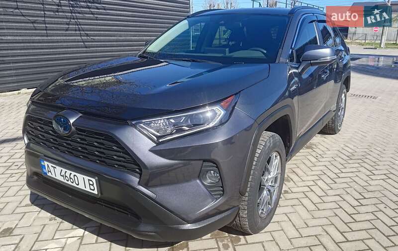 Позашляховик / Кросовер Toyota RAV4 2021 в Івано-Франківську