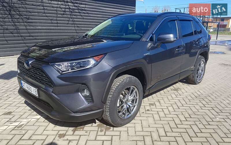 Позашляховик / Кросовер Toyota RAV4 2021 в Івано-Франківську