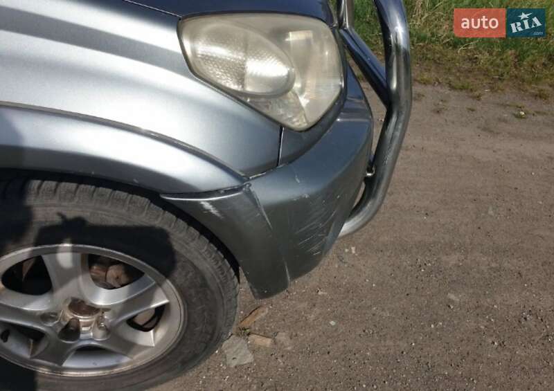 Внедорожник / Кроссовер Toyota RAV4 2004 в Киеве