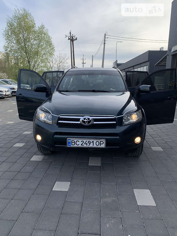 Внедорожник / Кроссовер Toyota RAV4 2006 в Дрогобыче