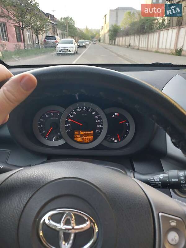 Позашляховик / Кросовер Toyota RAV4 2007 в Ужгороді