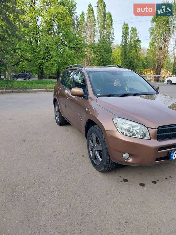 Позашляховик / Кросовер Toyota RAV4 2007 в Ужгороді