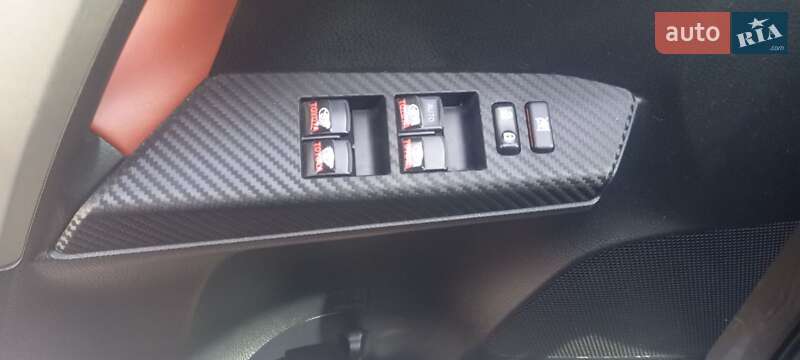 Позашляховик / Кросовер Toyota RAV4 2013 в Каневі