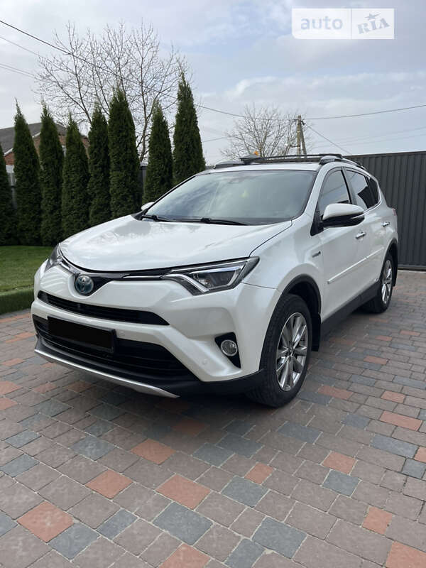 Внедорожник / Кроссовер Toyota RAV4 2017 в Львове