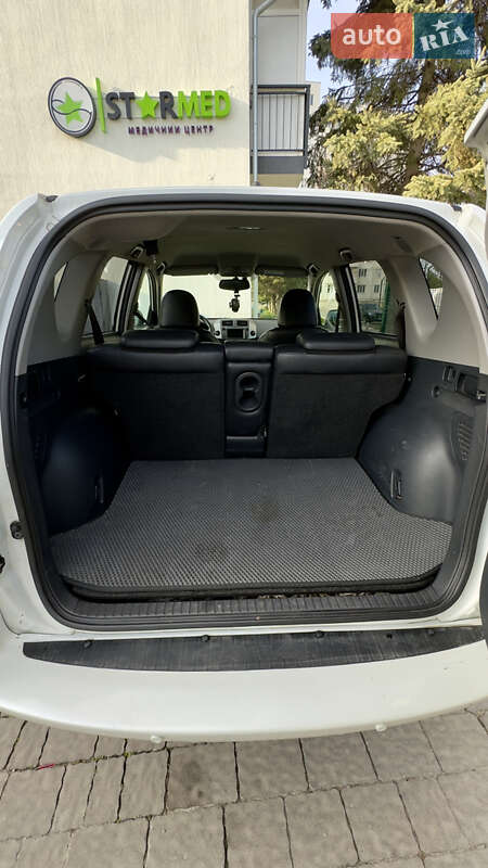 Позашляховик / Кросовер Toyota RAV4 2010 в Чернівцях