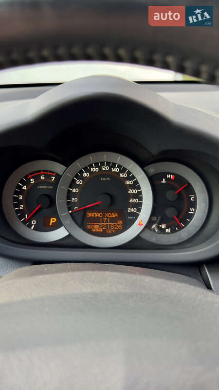 Позашляховик / Кросовер Toyota RAV4 2010 в Чернівцях