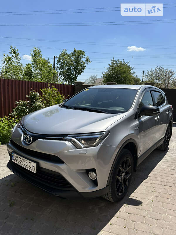 Позашляховик / Кросовер Toyota RAV4 2018 в Кам'янець-Подільському