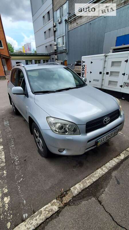 Внедорожник / Кроссовер Toyota RAV4 2006 в Киеве