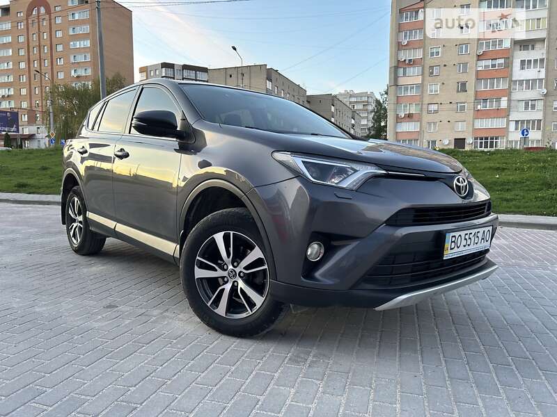 Внедорожник / Кроссовер Toyota RAV4 2016 в Тернополе