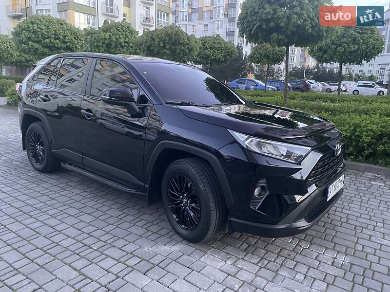Позашляховик / Кросовер Toyota RAV4 2019 в Івано-Франківську
