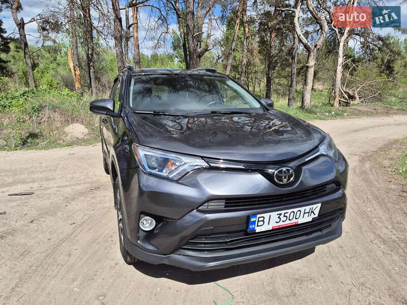Внедорожник / Кроссовер Toyota RAV4 2017 в Харькове