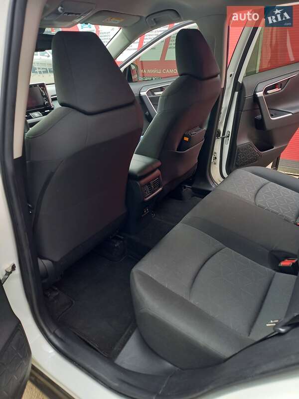Внедорожник / Кроссовер Toyota RAV4 2018 в Киеве