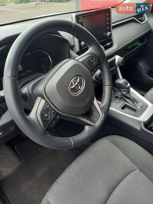 Внедорожник / Кроссовер Toyota RAV4 2018 в Киеве