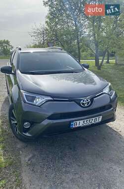 Внедорожник / Кроссовер Toyota RAV4 2016 в Кременчуге