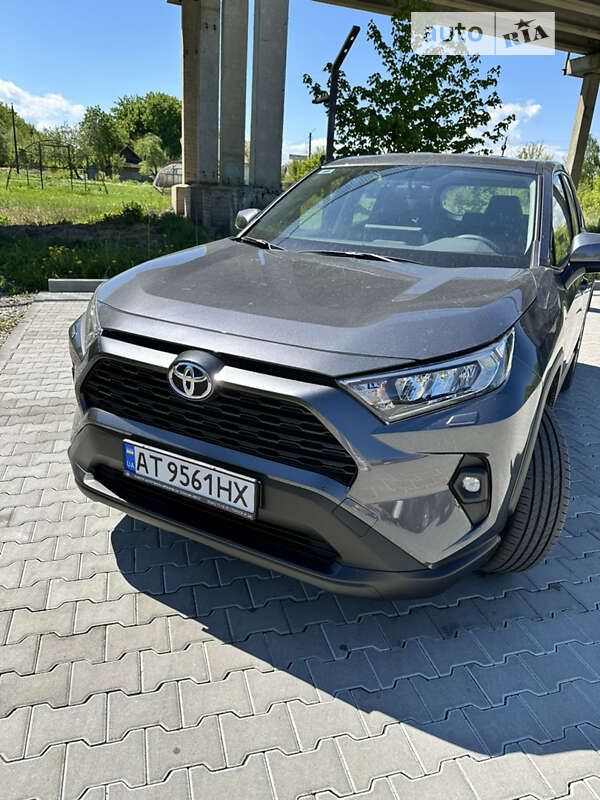 Позашляховик / Кросовер Toyota RAV4 2023 в Івано-Франківську