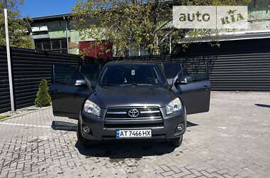 Внедорожник / Кроссовер Toyota RAV4 2010 в Ивано-Франковске